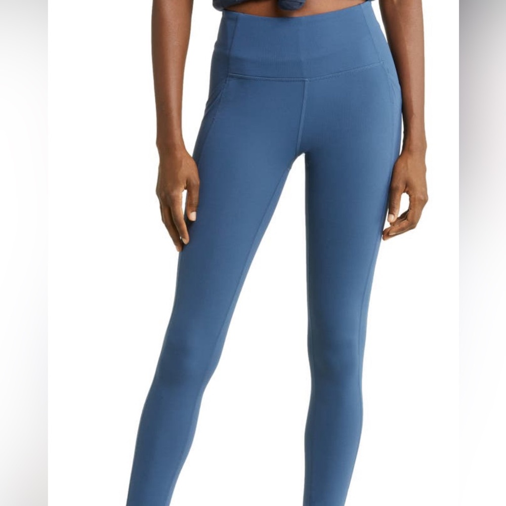 Zella live in recycled pocket leggings